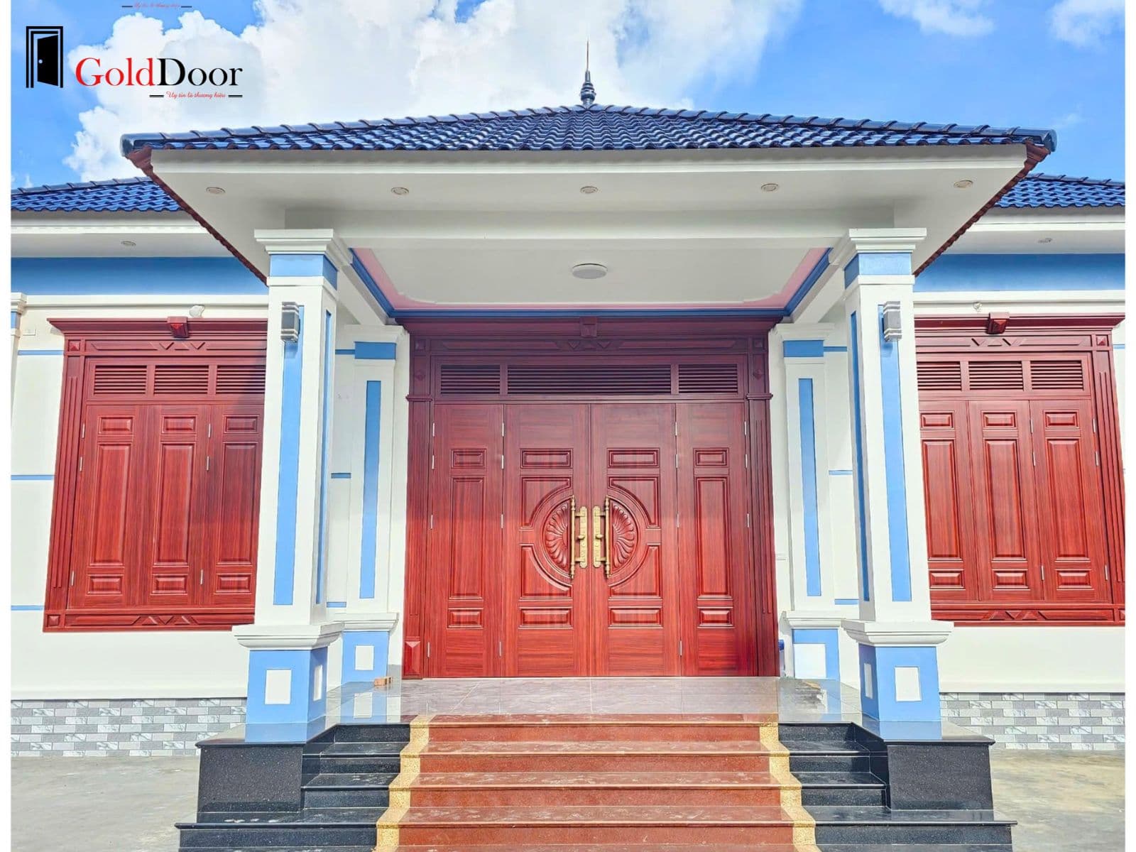 Bộ cửa thép 4 cánh GoldDoor