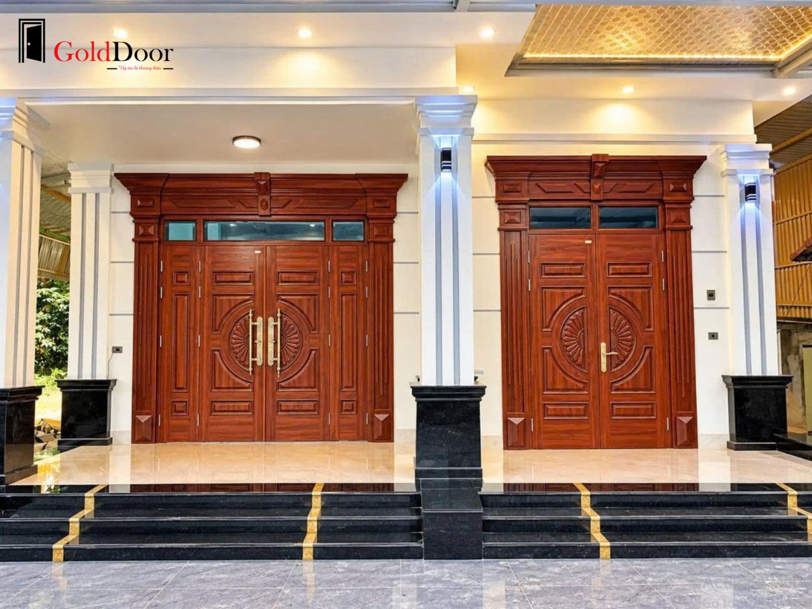 Cửa thép GoldDoor hoàn thiện