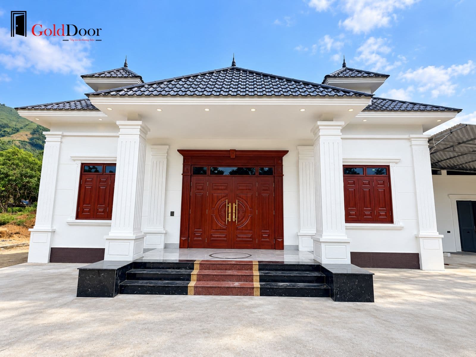 Biệt thự mặt tiền lớn